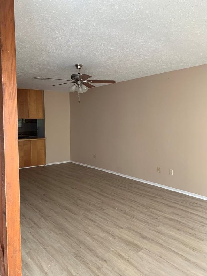 2428 Johnson Dr - Photo 2 of 9