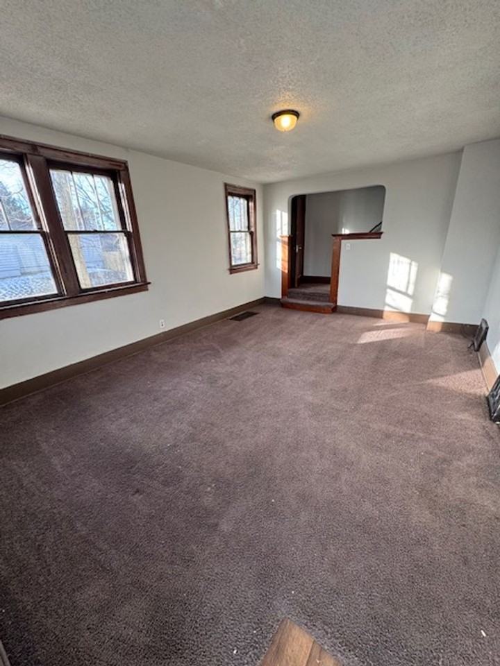 4728 Monroe St - Photo 2 of 8