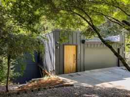 featured image of 352 Sw Custer St