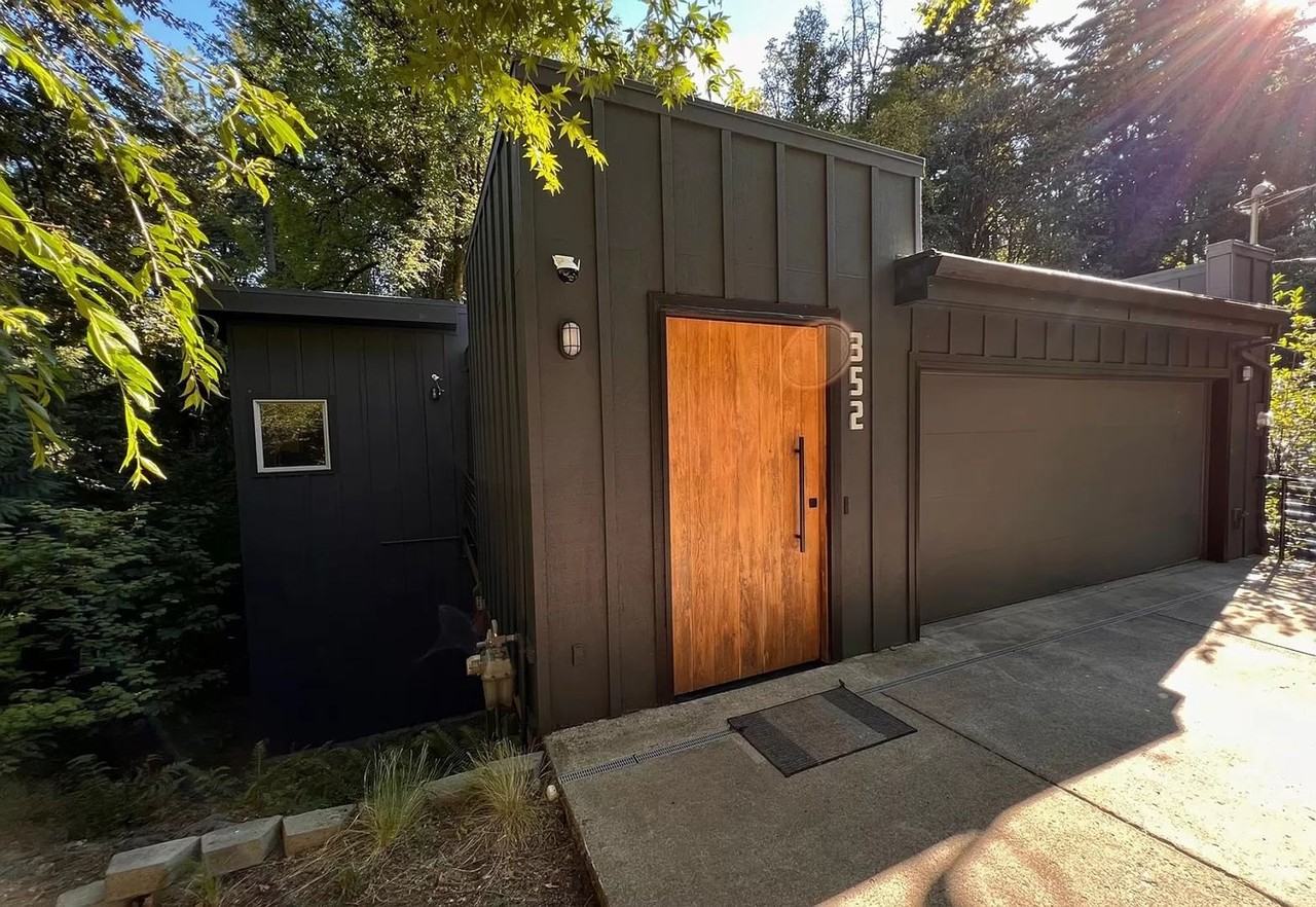 352 Sw Custer St - Photo 2 of 32