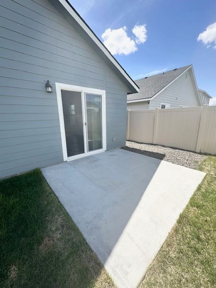 11922 W Box Canyon St - Photo 5 of 41