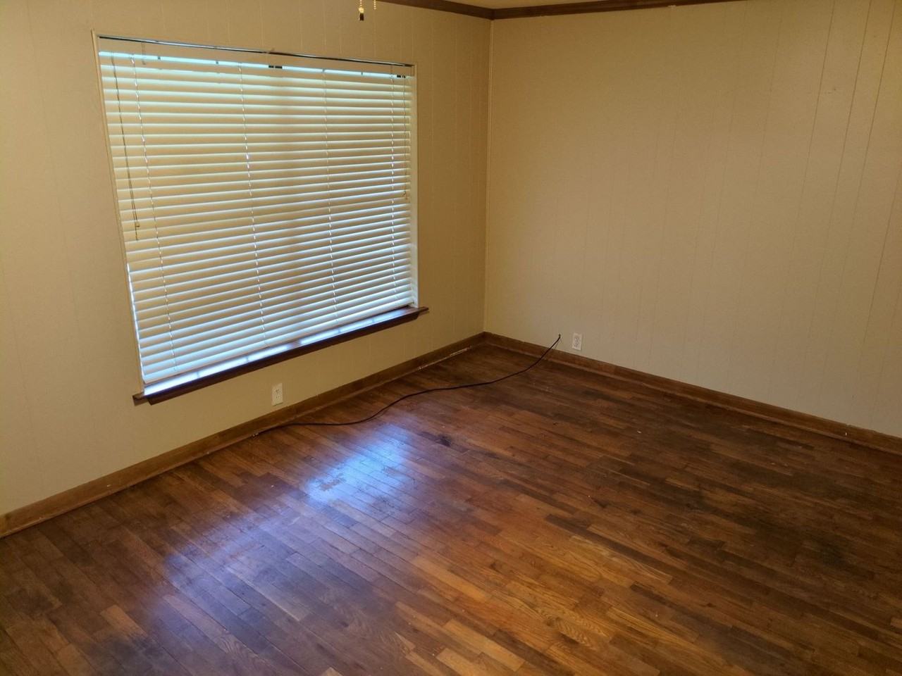 1985 Wescalder Rd - Photo 3 of 21