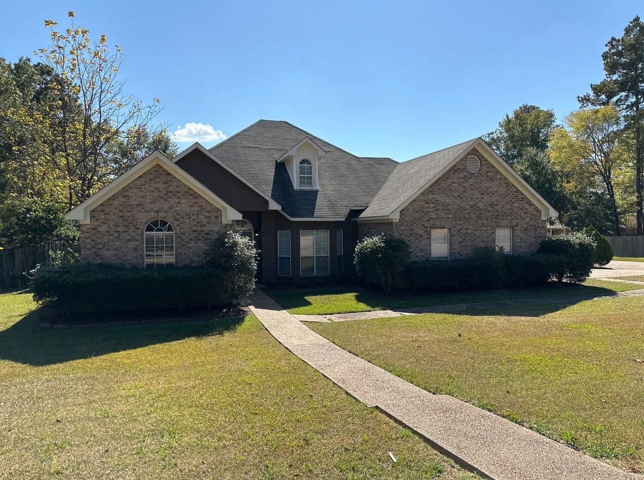 2206 Pinehaven Dr - Photo 4 of 41