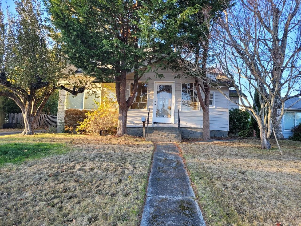 2929 Sunset Dr - Photo 3 of 27