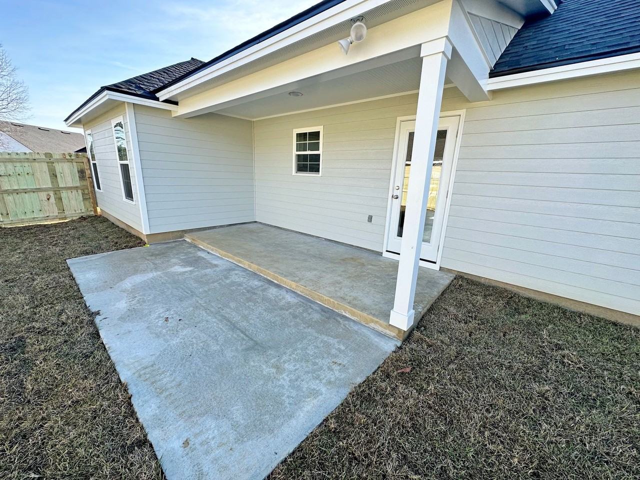 3822 Edinburg Cir - Photo 4 of 22