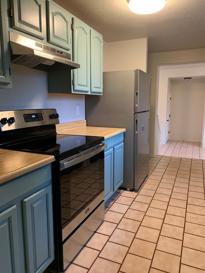 475 Lexington Ave Se - Photo 3 of 22