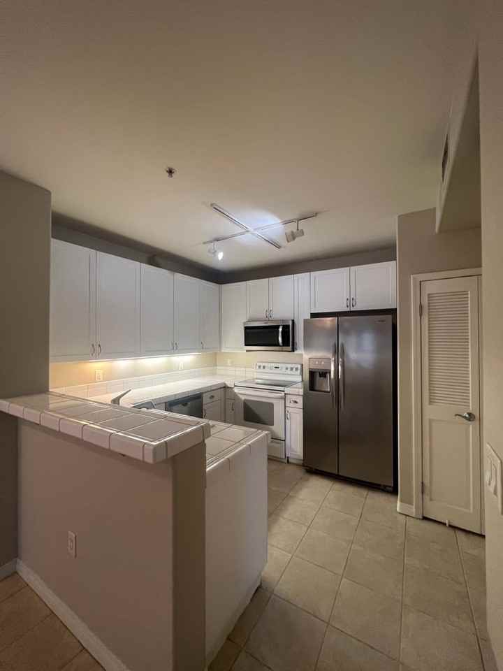 1601 India St #312 - Photo 2 of 11