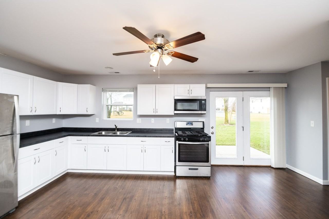 15854 Sherman Pl - Photo 3 of 26