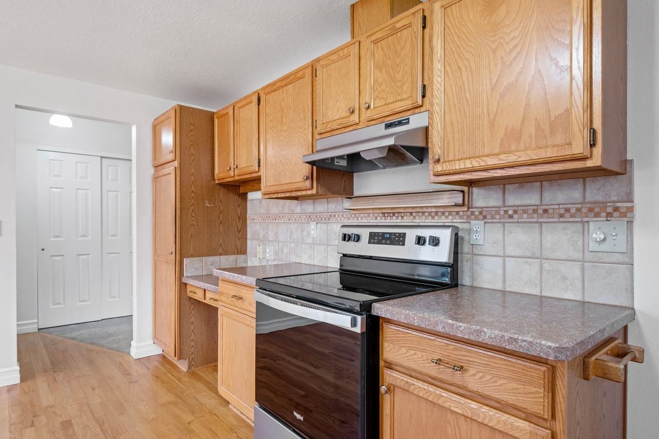 2116 Nw Hemlock Pl - Photo 3 of 17