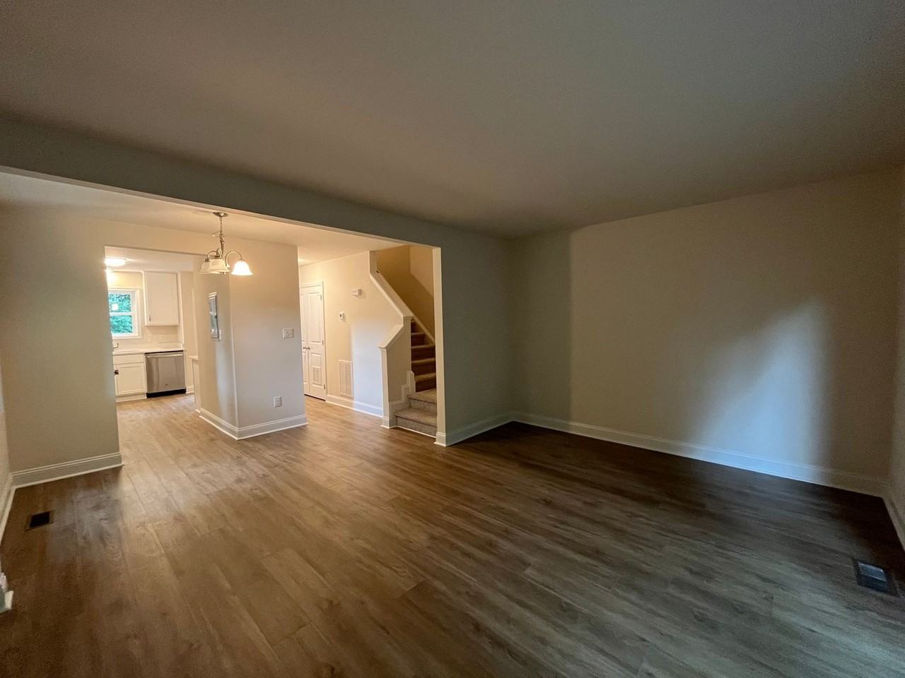 212 N Peartree Ln - Photo 7 of 21