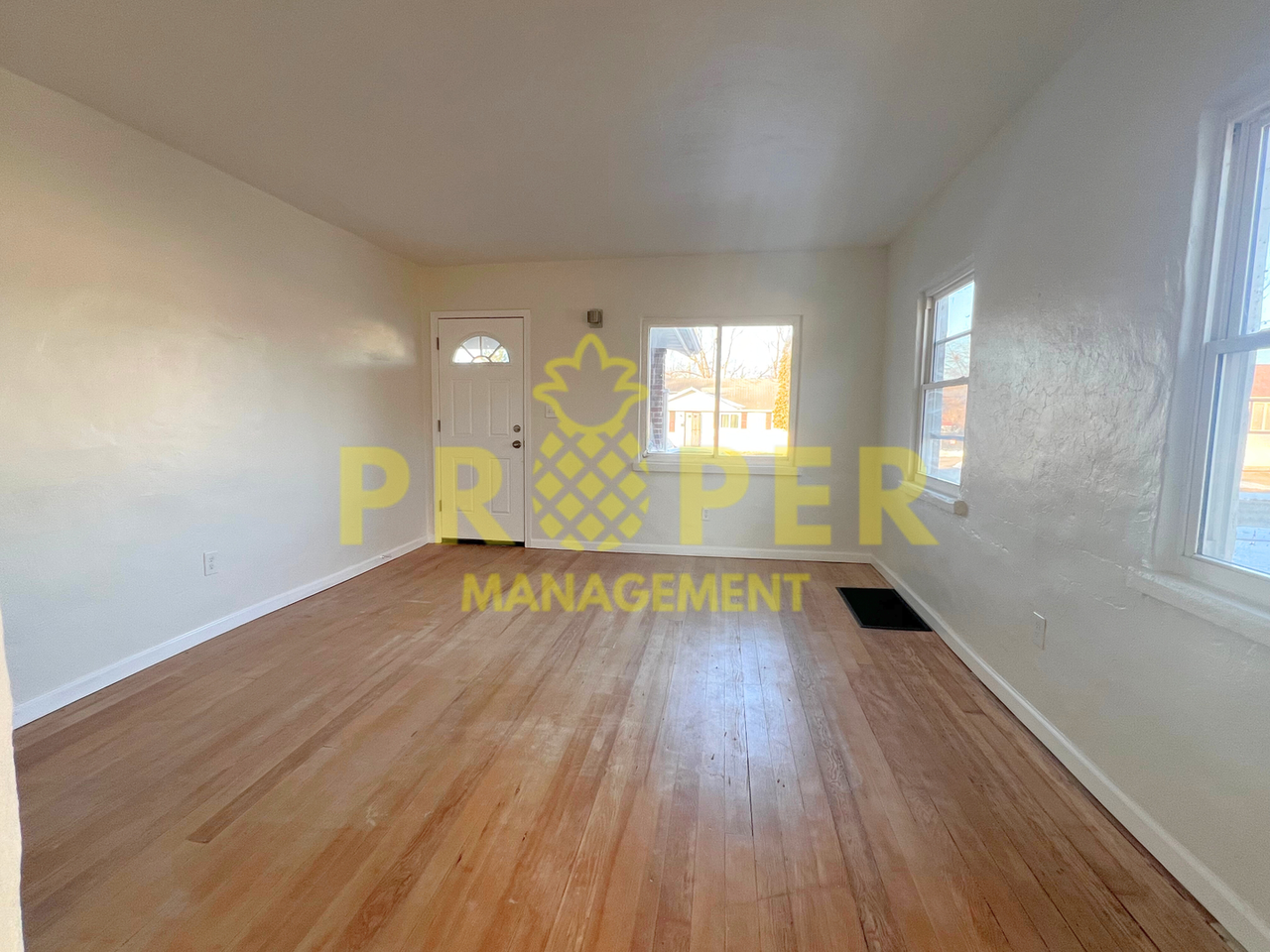 920 Randolph St - Photo 2 of 11
