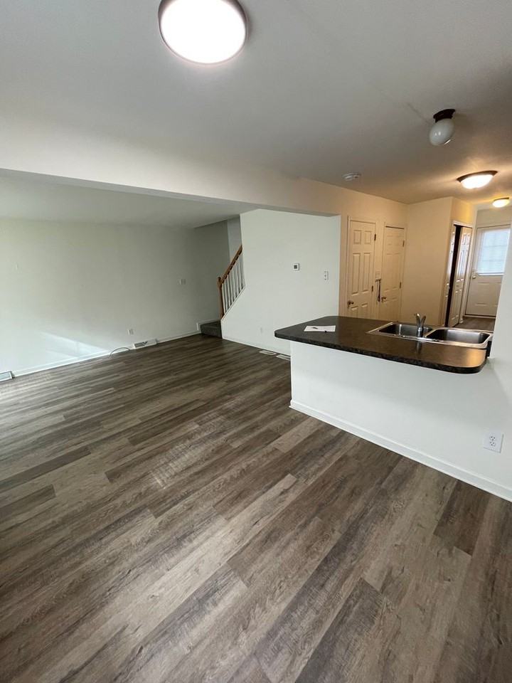 111 Farmhouse Ln - Photo 3 of 15