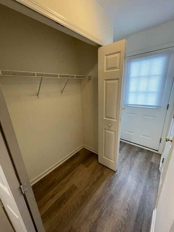 111 Farmhouse Ln - Photo 4 of 15