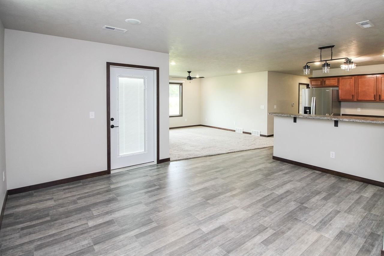 600 600 & 620 W Samantha St - 600-4 W Samantha St - Photo 3 of 15