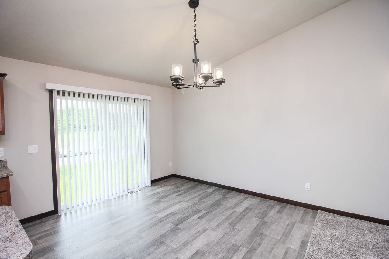 600 West Samantha Street - Photo 6 of 17