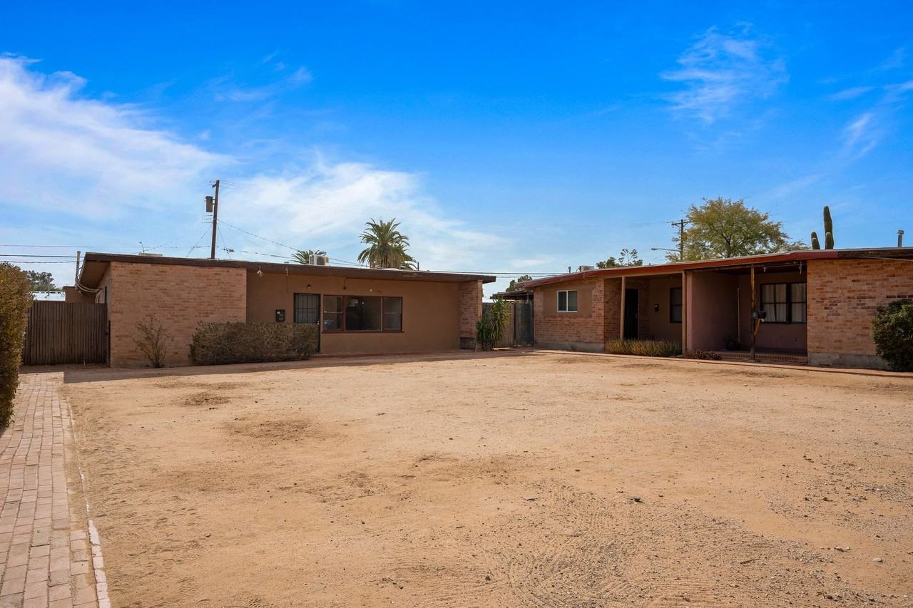 2230 E Spring St - Photo 5 of 26