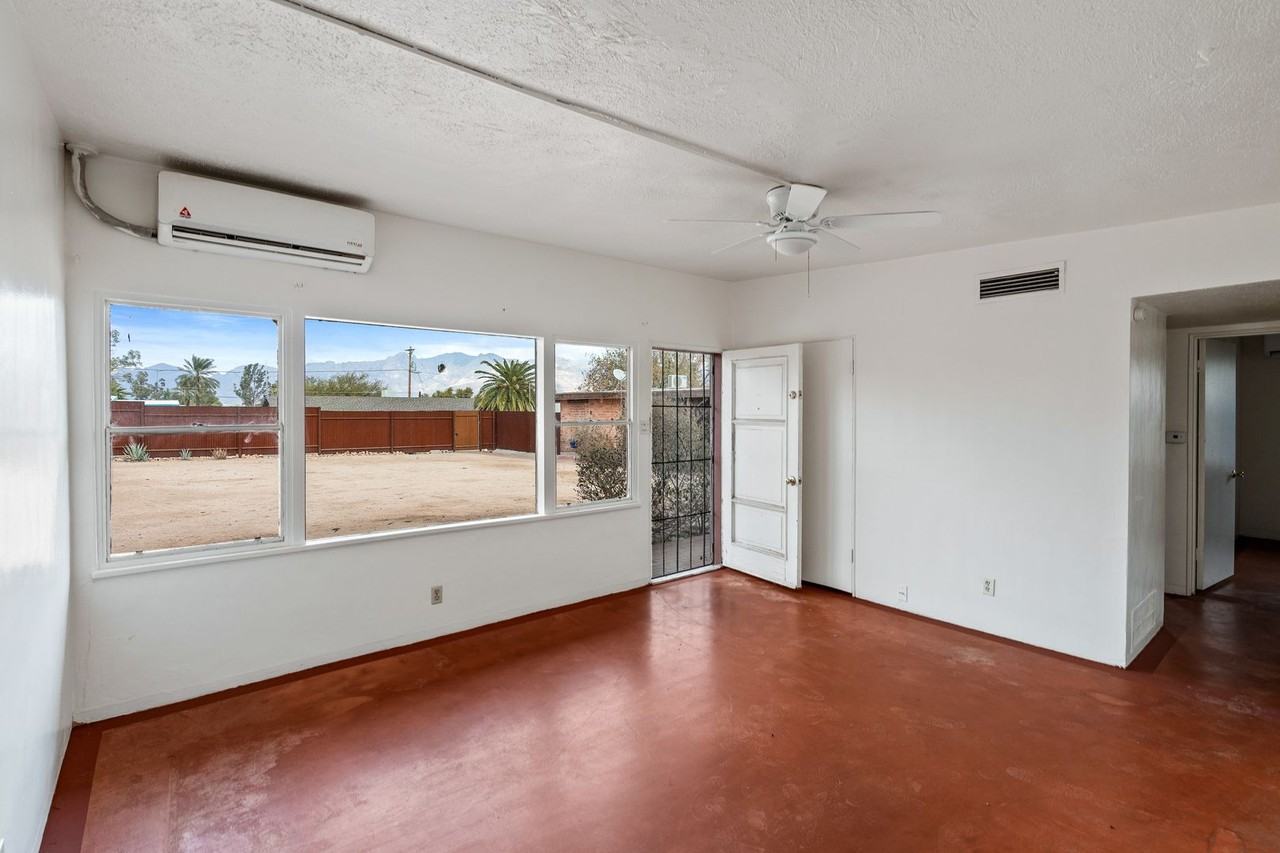 2230 E Spring St - Photo 6 of 26