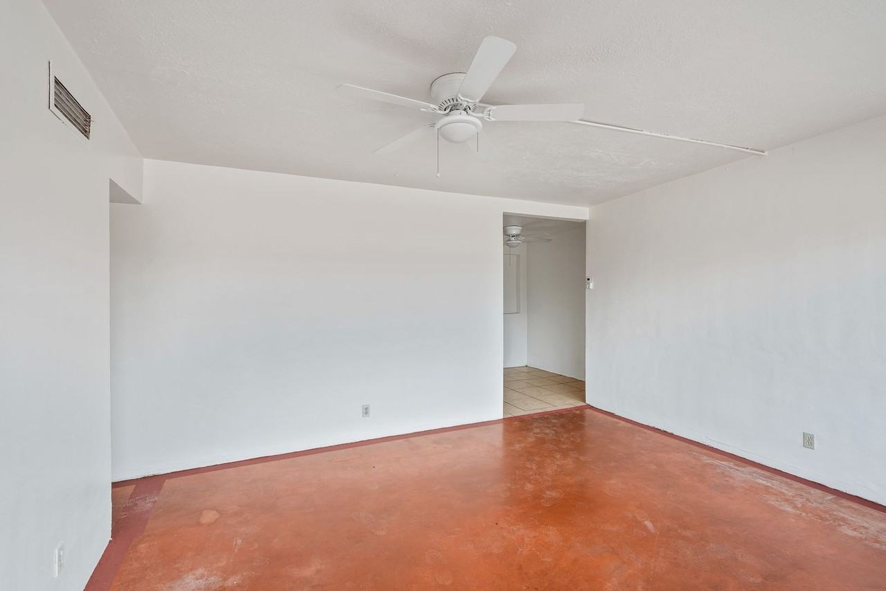 2230 E Spring St - Photo 7 of 26