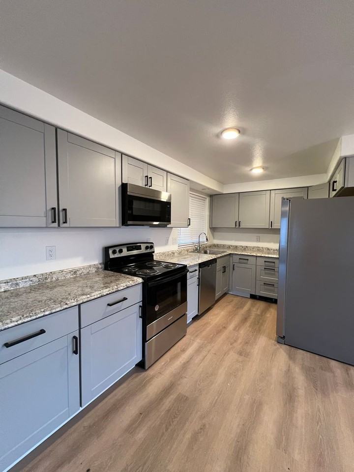 548 M St - Photo 3 of 22