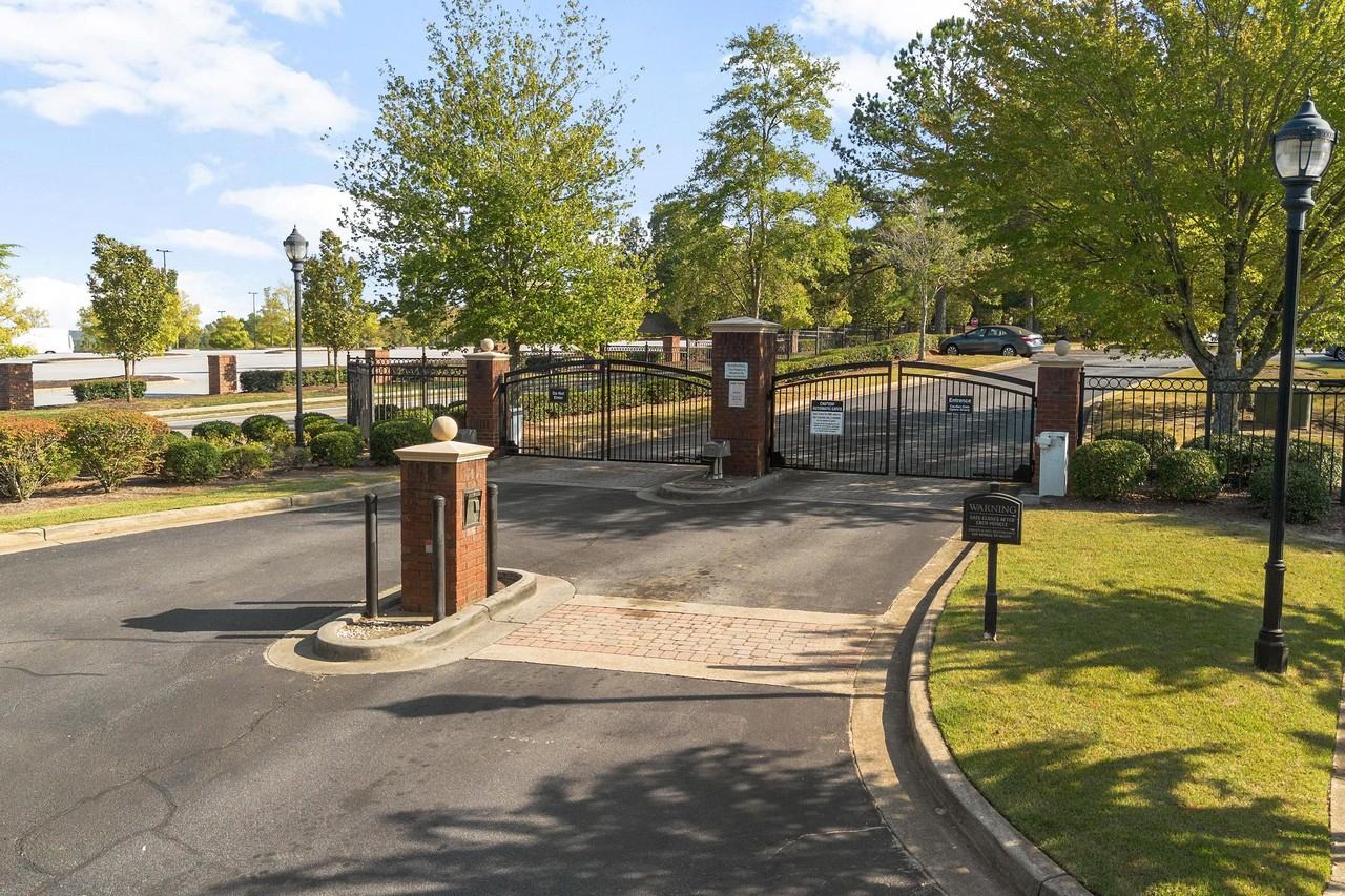 Ridgewalk Apartments - Photo 4 of 33