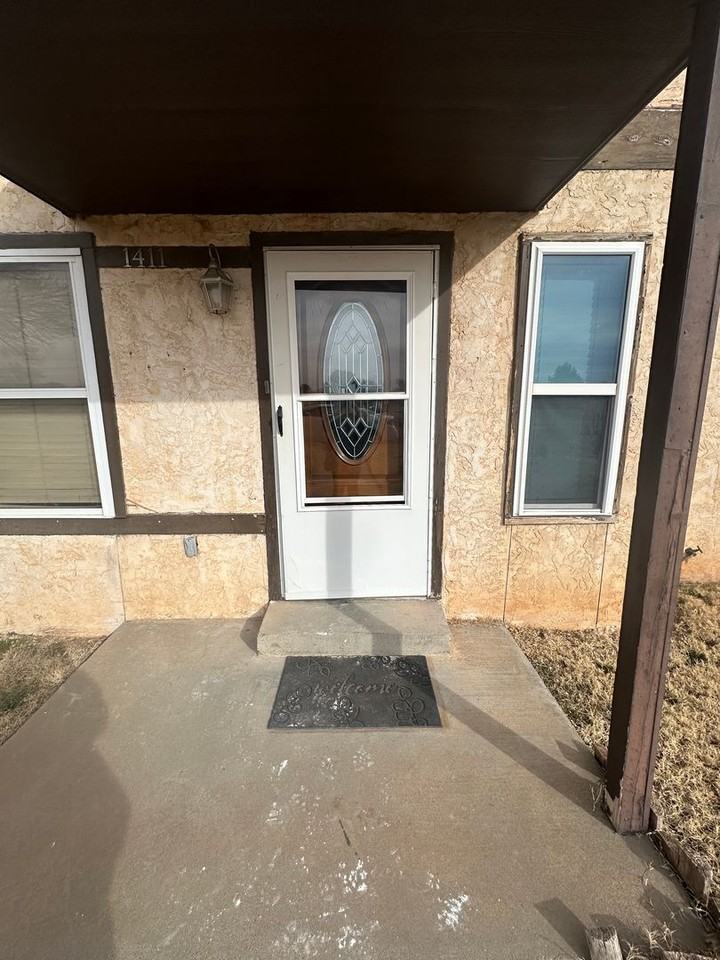 1411 Hickory St - Photo 2 of 22