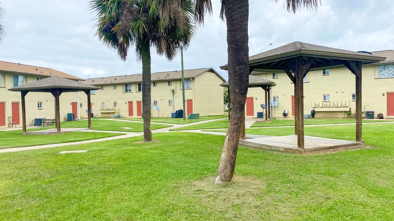 East Augusta Commons - Photo 2 of 7