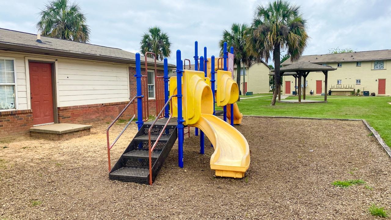 East Augusta Commons - Photo 4 of 7