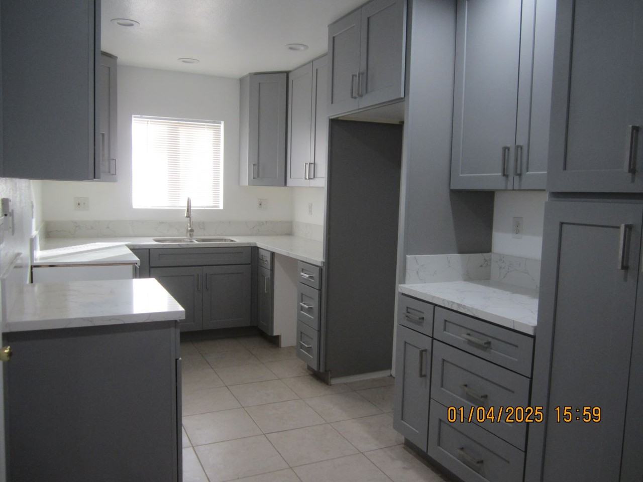 7940 Galena St - Photo 2 of 12