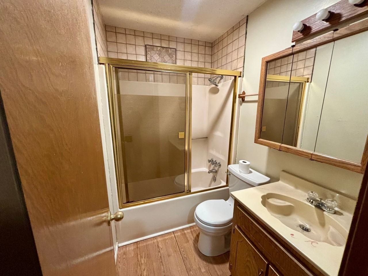 2801 N Hartford Ave - Photo 3 of 17