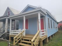 723 Sealy St - Photo 1 of 1