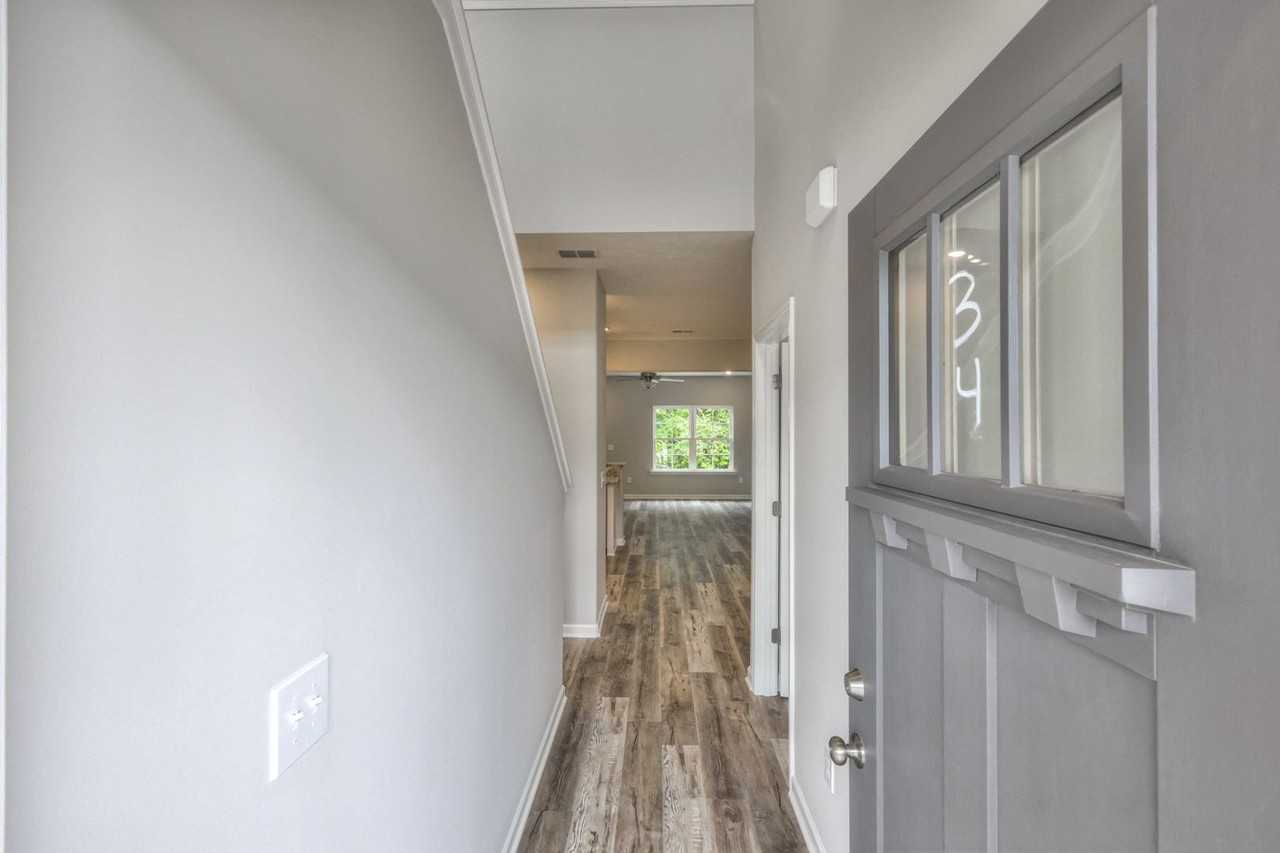 203 Creek Wood Rd - Photo 5 of 38