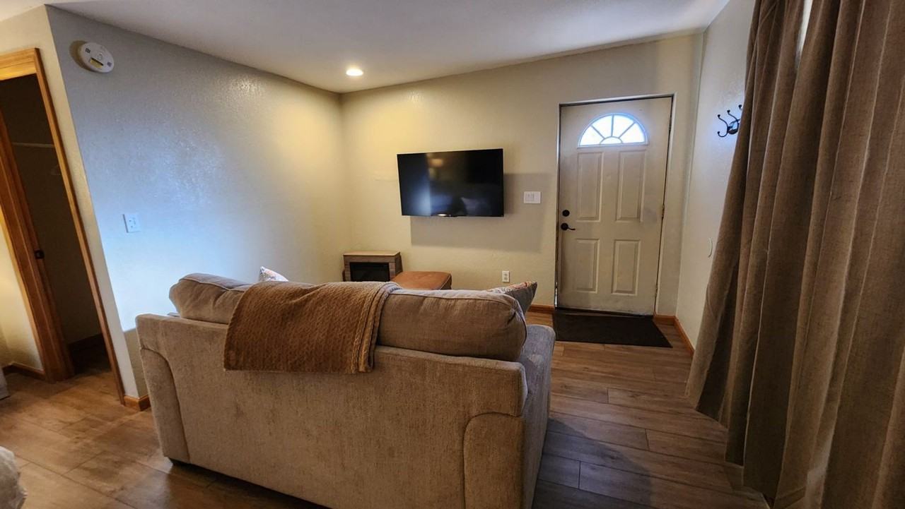 100 East Glade Lane #2 - Photo 2 of 7