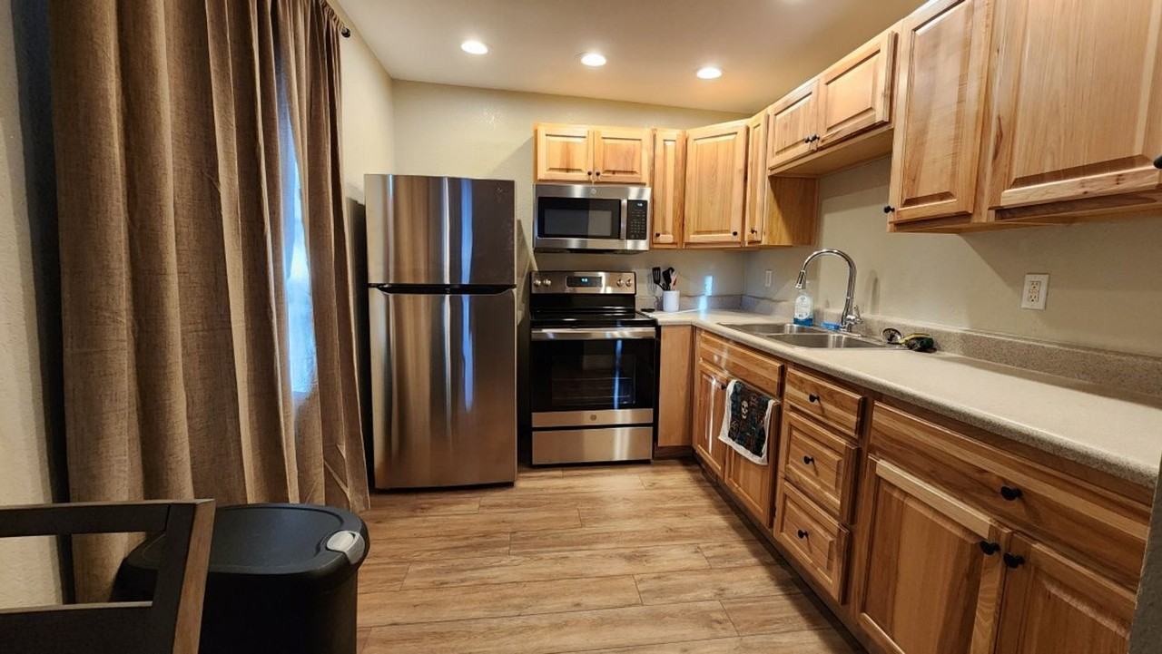 100 East Glade Lane #2 - Photo 4 of 7