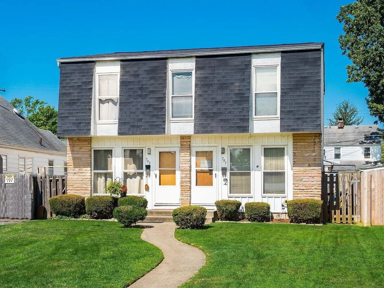 793 Wiltshire Rd - Photo 2 of 26