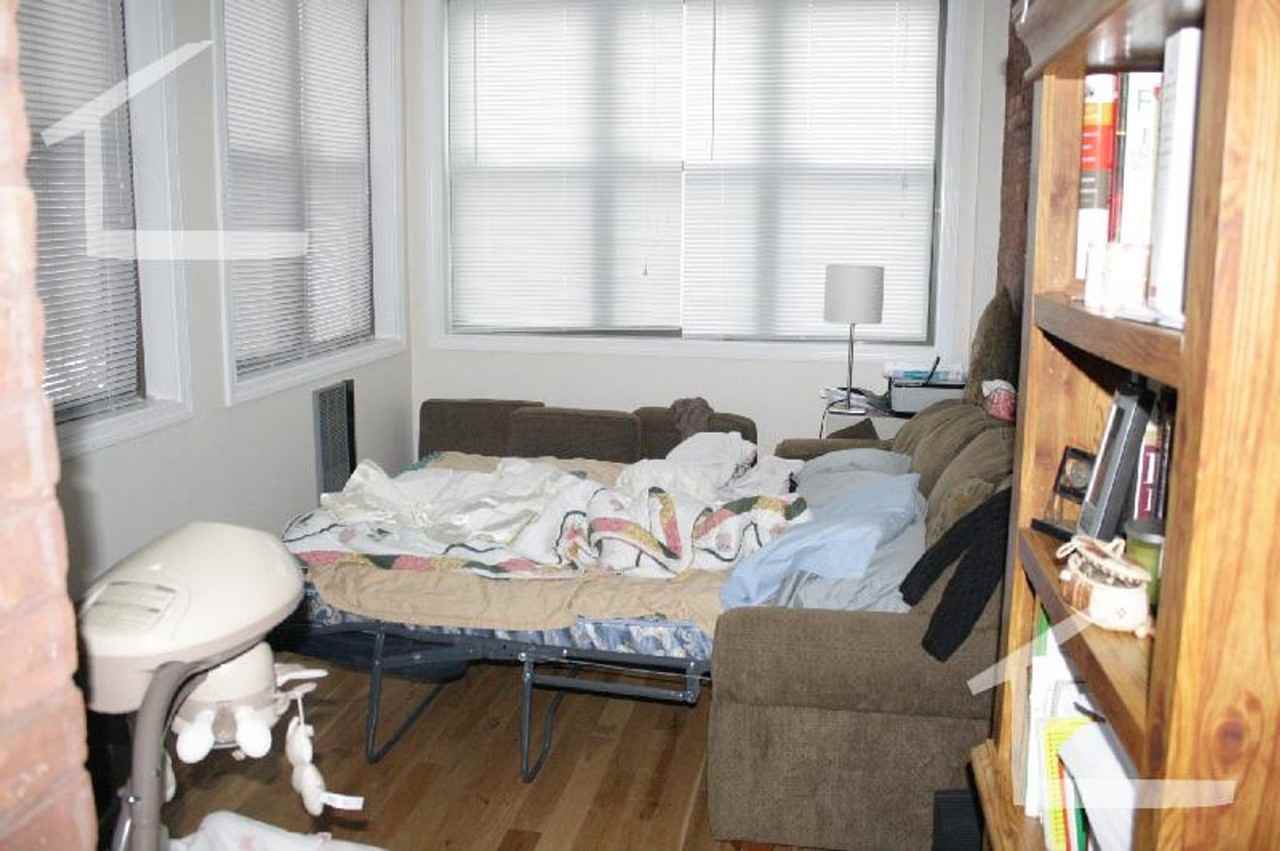 183 Winthrop Rd - Photo 7 of 10