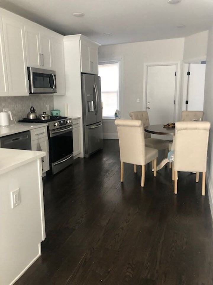 11 Strathmore Rd - Photo 2 of 11