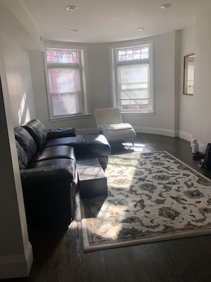 11 Strathmore Rd - Photo 3 of 11