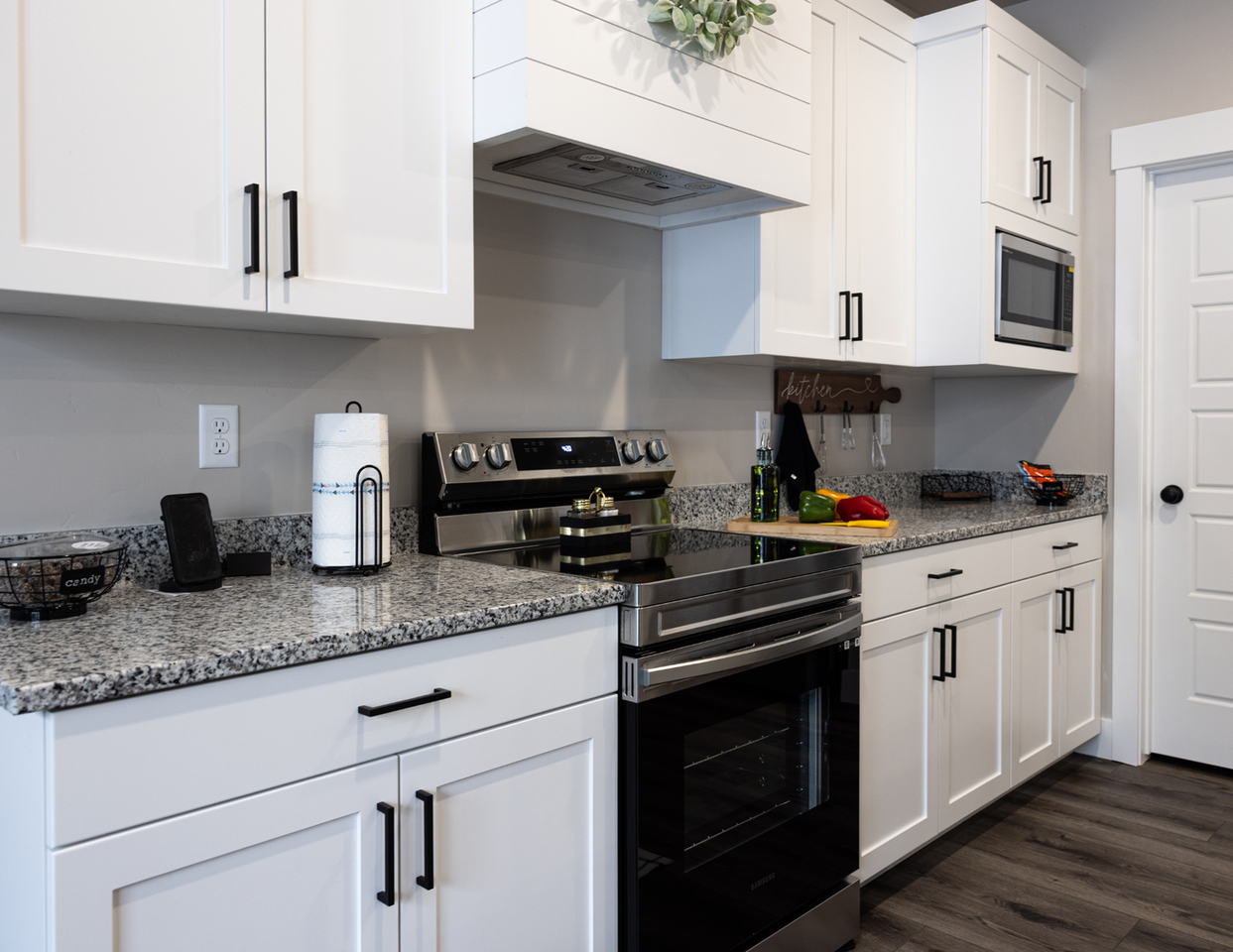 264 W 4th S - Photo 4 of 20