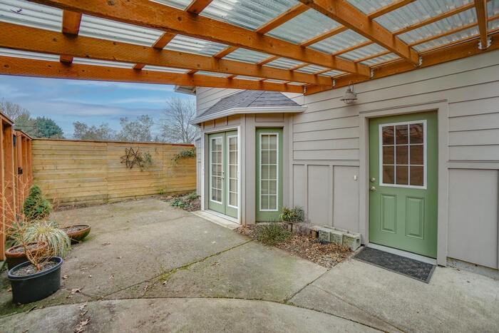 2100 Ne 155th St #1 - Photo 2 of 21