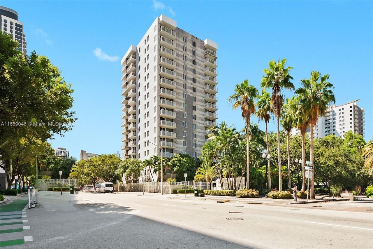 800 N Miami Ave #205 - Photo 7 of 8