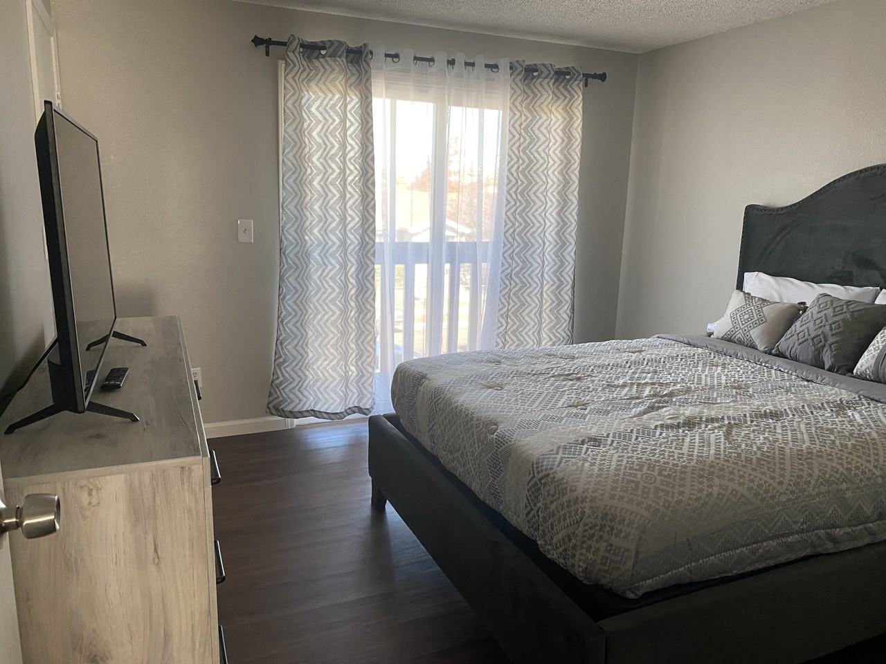 400 Claremont St #400-410 - Photo 3 of 19