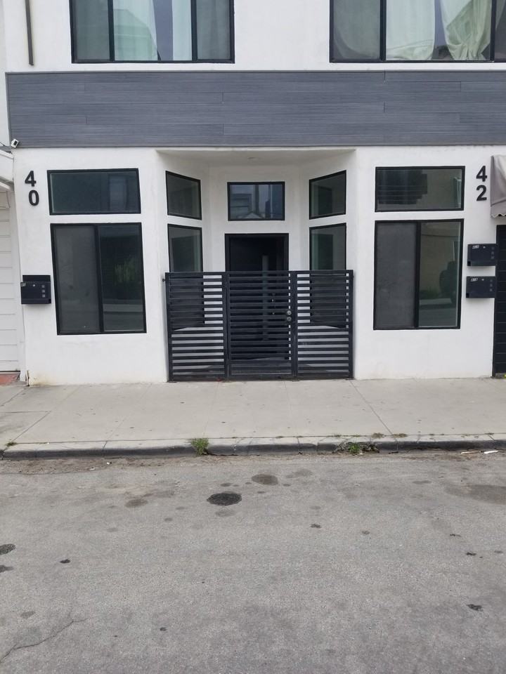 40 62nd Pl #40 - Photo 2 of 17