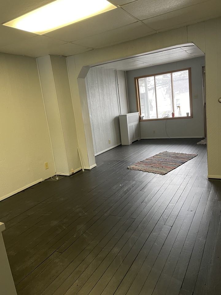 1219 W Walnut St #NA - Photo 3 of 10