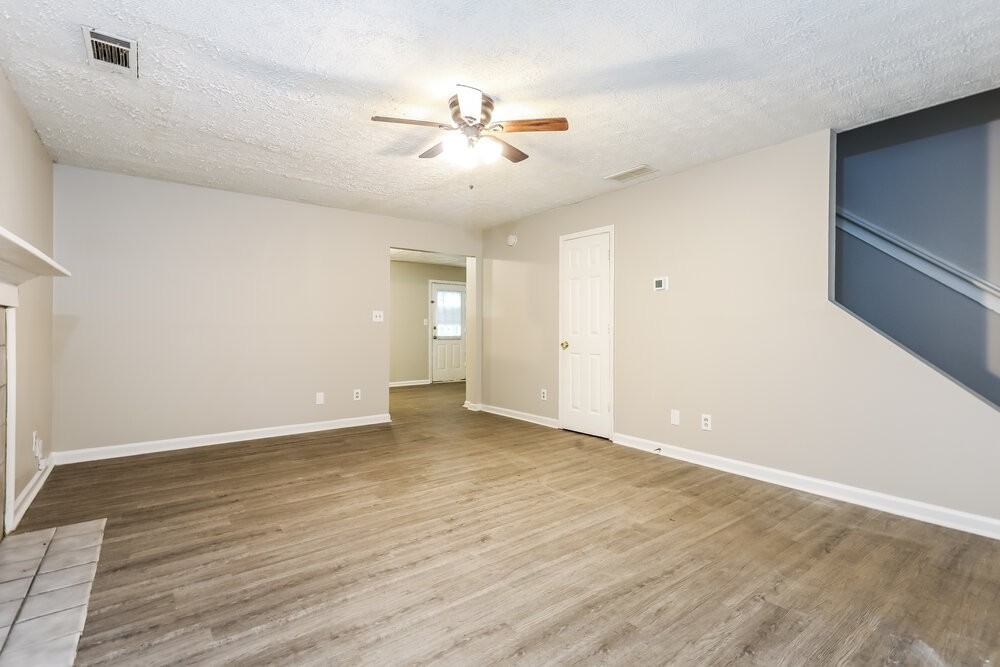 37 Cardinal Ln - Photo 4 of 17