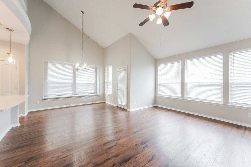 2531 Crystal Shore Dr - Photo 6 of 17