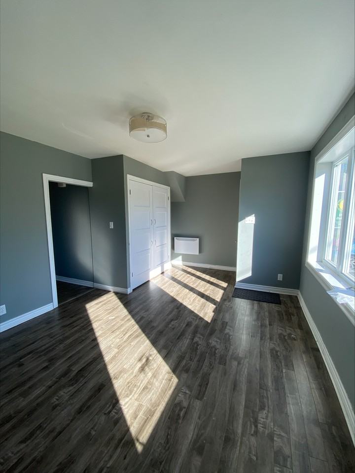 1030 Riverside Dr #1030 - Photo 3 of 9