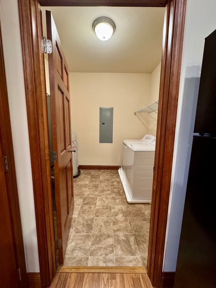 Eagle View Luxury Apartments - Photo 5 of 50