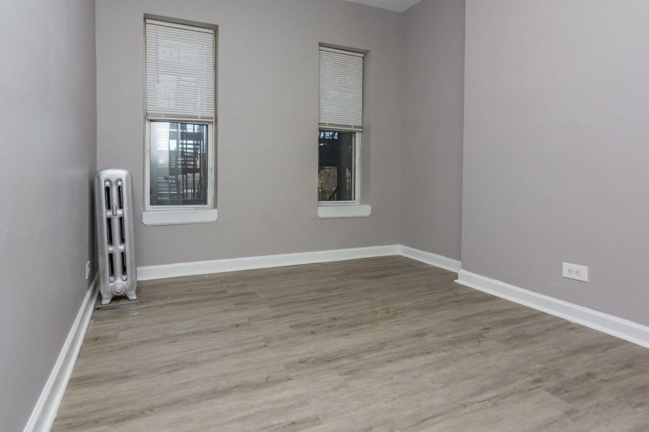 7436 S Kingston - Photo 5 of 12