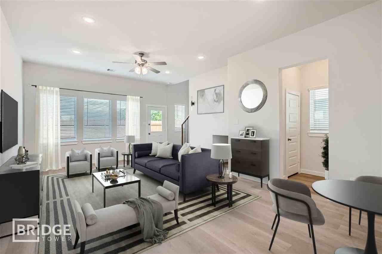 33110 Willow Heights Ln - Photo 2 of 15