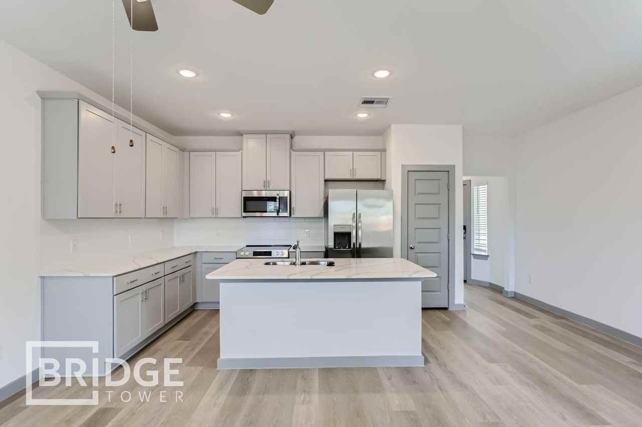 33170 Willow Heights Ln - Photo 3 of 20